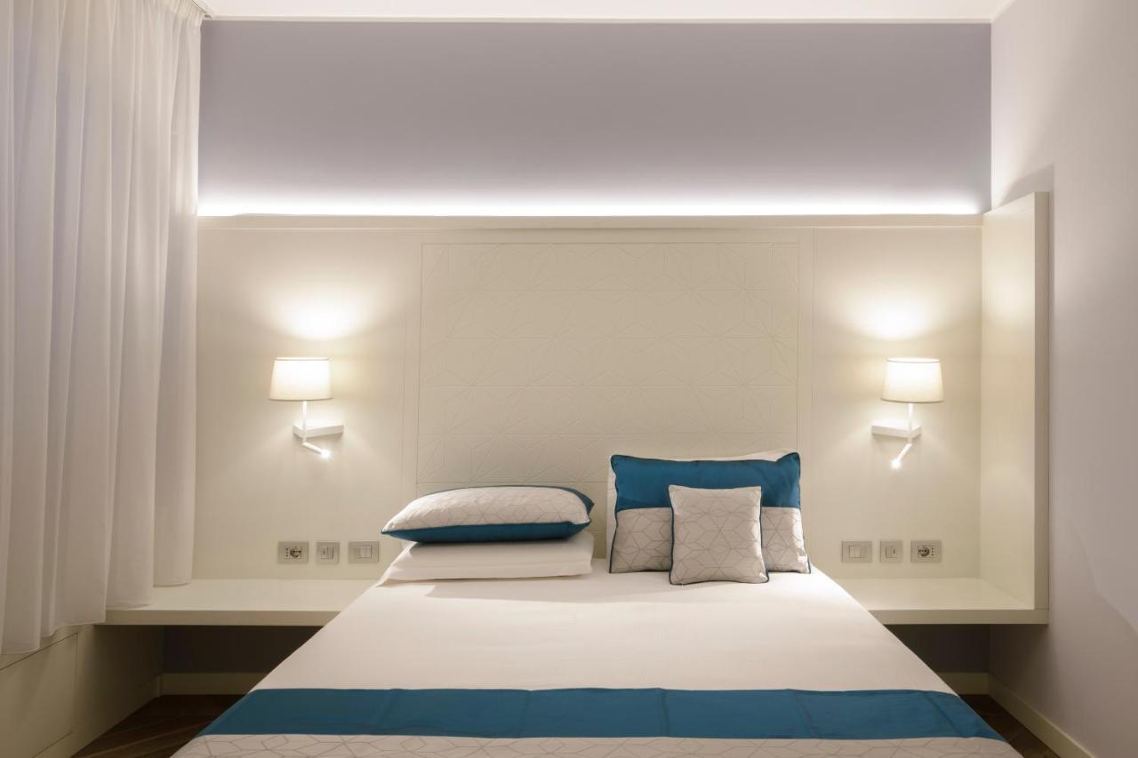 Hotel Baylle กาญารี ภายนอก รูปภาพ